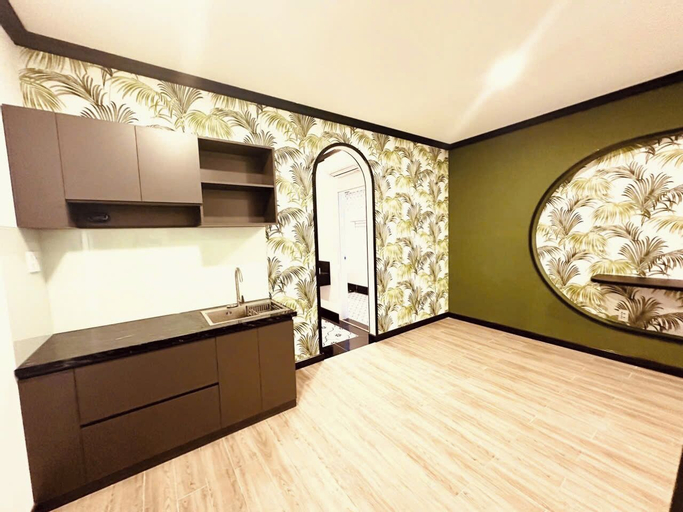 Dining Room 8