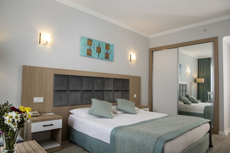 Bedroom 3, Antalya Adonis Hotel, Antalya