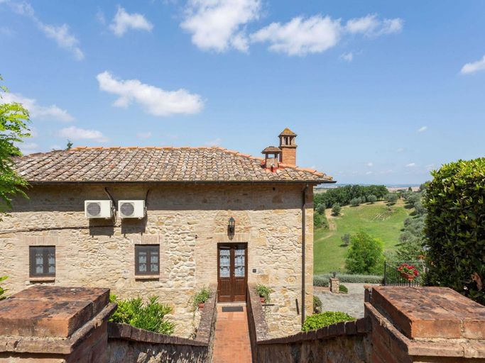Exterior & Views 2, Holiday Home in Volterra With Pool & Views, Pisa