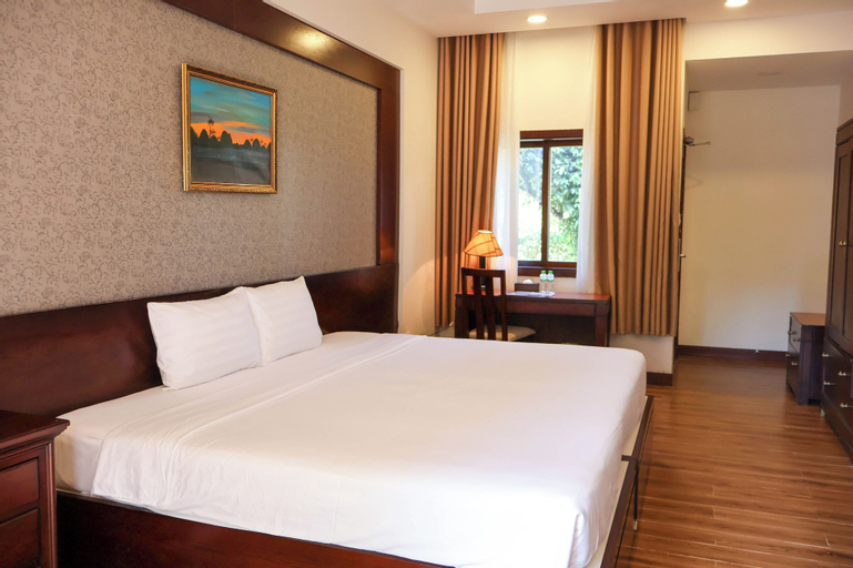 Bedroom 12