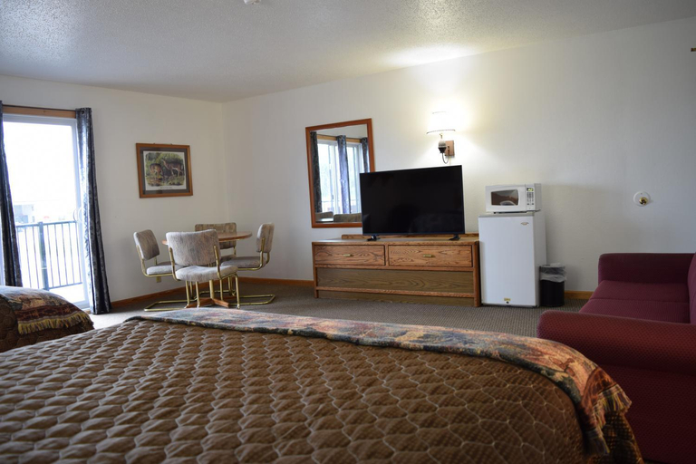 Others 3, The Otter Lodge, Otter Tail