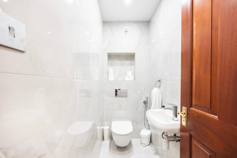 Bathroom 4, Carlton Court, London