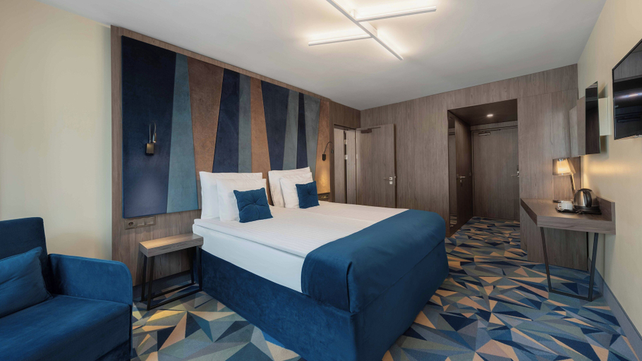 Bedroom 3, Wellton Riverside SPA Hotel, Riga