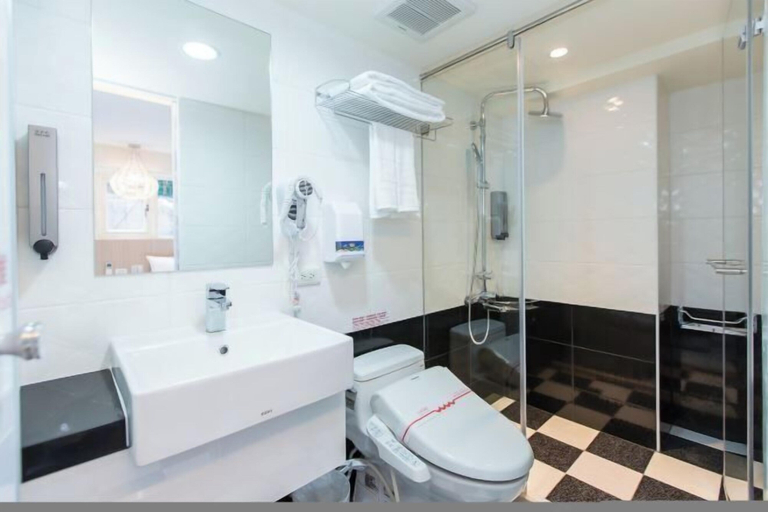 Bathroom 18