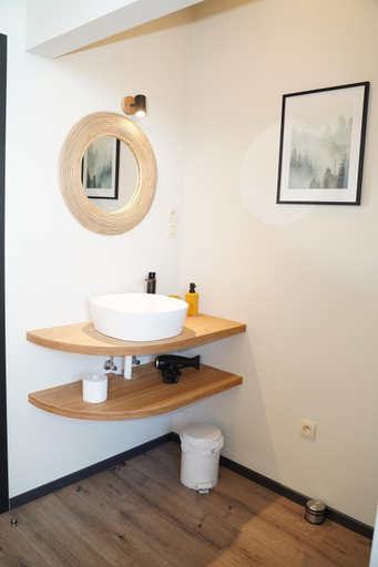 Bathroom 3, SensUP a 5min de Pairi Daiza, Hainaut