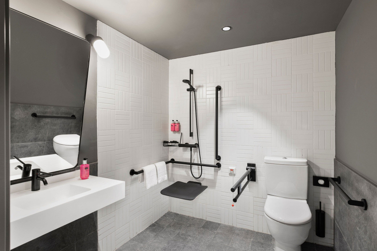 Bathroom 5, Moxy Barcelona, Barcelona