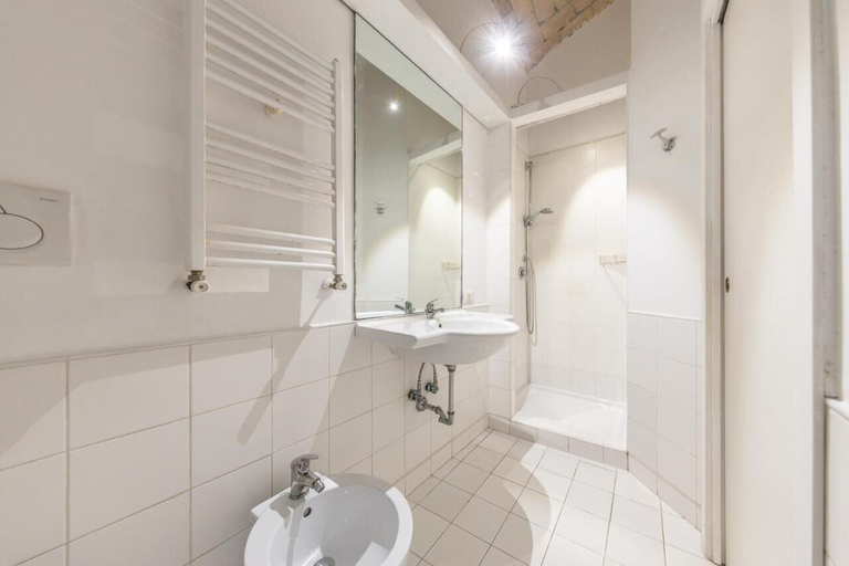 Bathroom 4, San Lorenzo Apartments, Roma