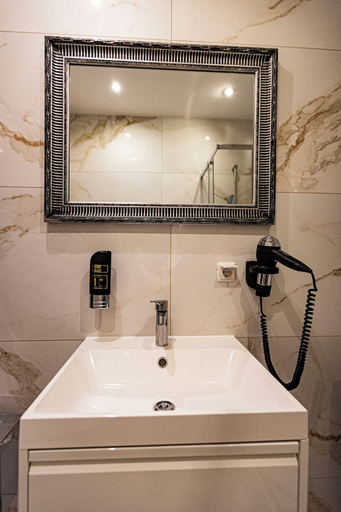 Bathroom 5, Hotel & Apartments Klimt, Wien