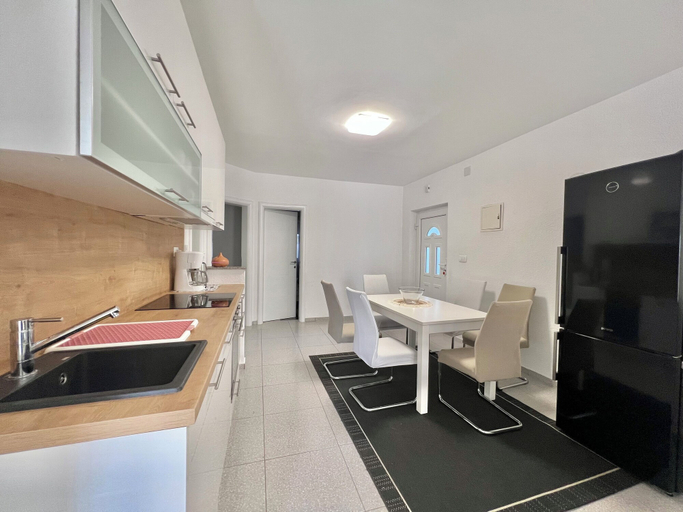 Others 4, Apartman Ana 1, Crikvenica