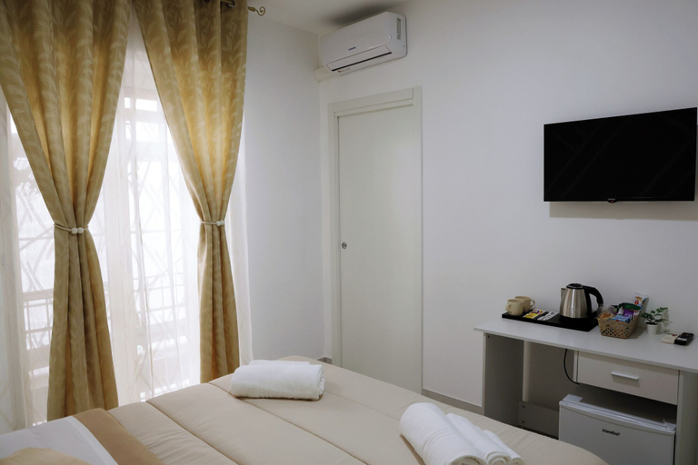 Bedroom 5, La Maison Pompeiana, Napoli