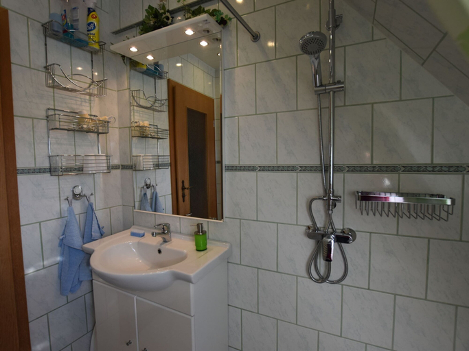 Bathroom 4, Wohnung in Kropelin - Ehemals TUI Ferienhaus, Rostock