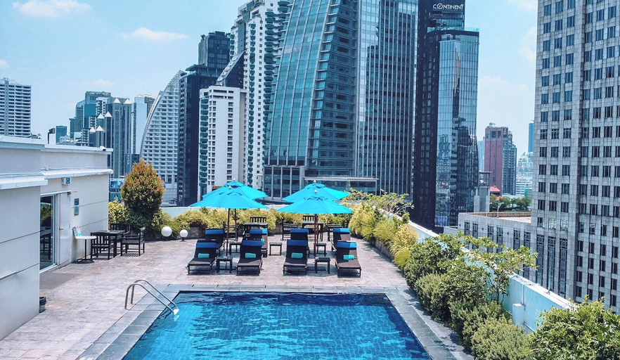Exterior & Views 30