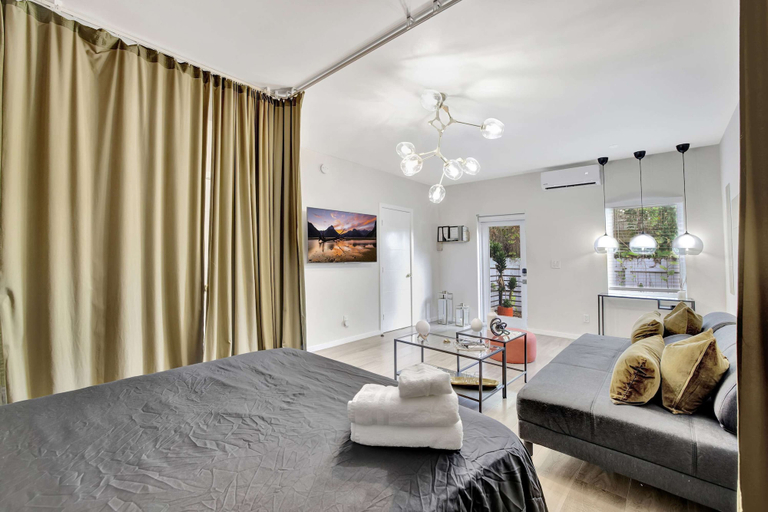 Bedroom 3, Sunshine Retreat Studio for 2!, Broward