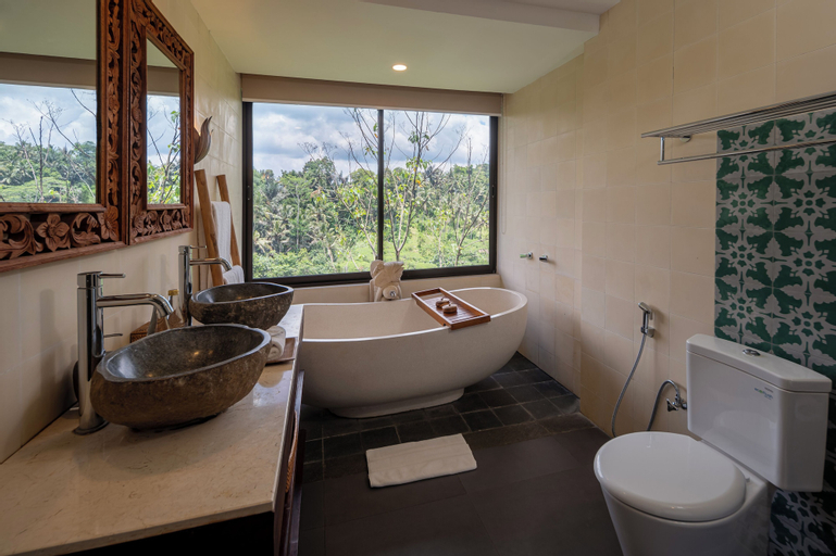 Bathroom 19