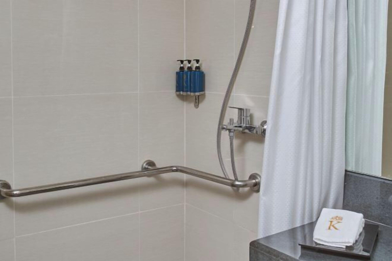 Bathroom 18