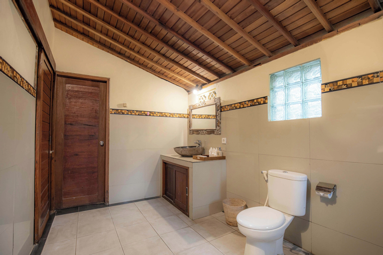 Bathroom 10