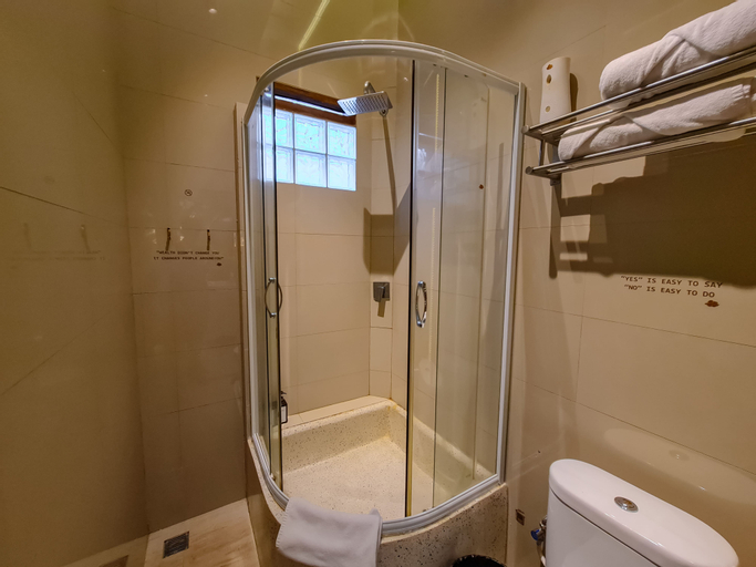 Bathroom 4