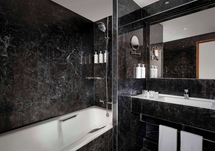 Bathroom 5, Park Plaza London Victoria, London