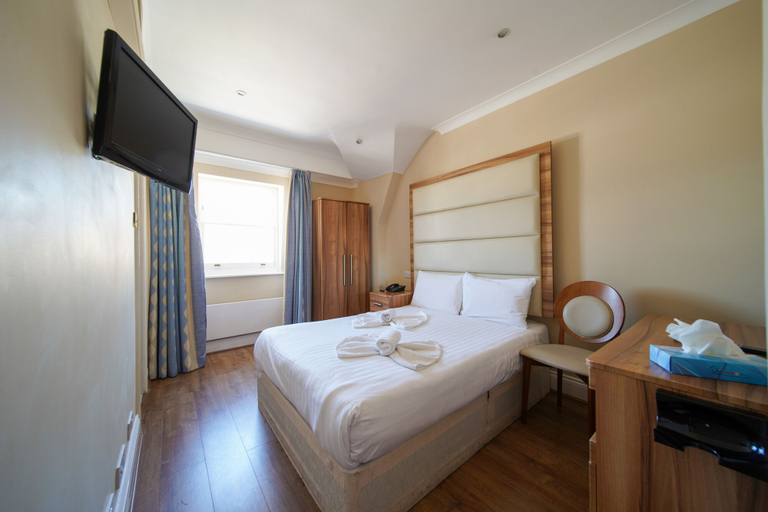 Bedroom 3, Royal Eagle Hotel, London