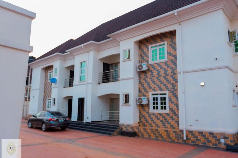 Exterior & Views, AZ KINGS HOTEL AND APARTMENT, Oredo Edo