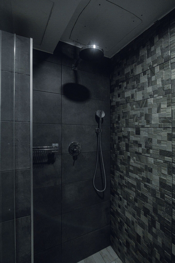 Bathroom 4, Noble House Hotel, Kumasi