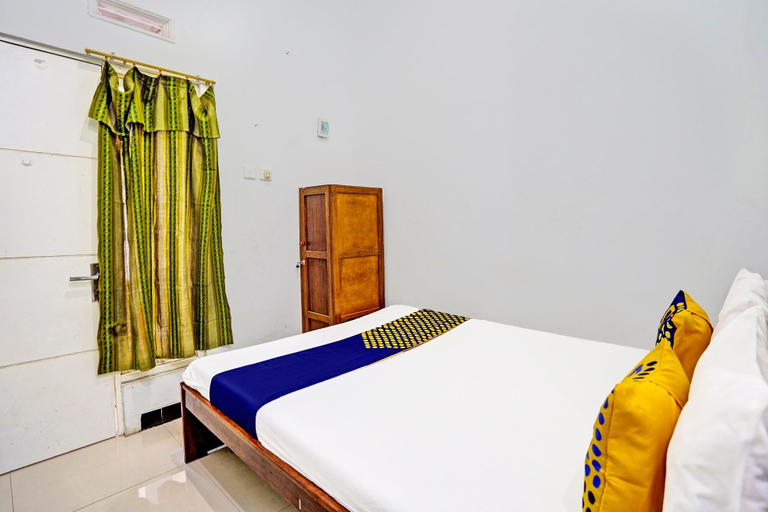 Bedroom 1, Hotel O Guest House Ayomi Syariah, Majalengka