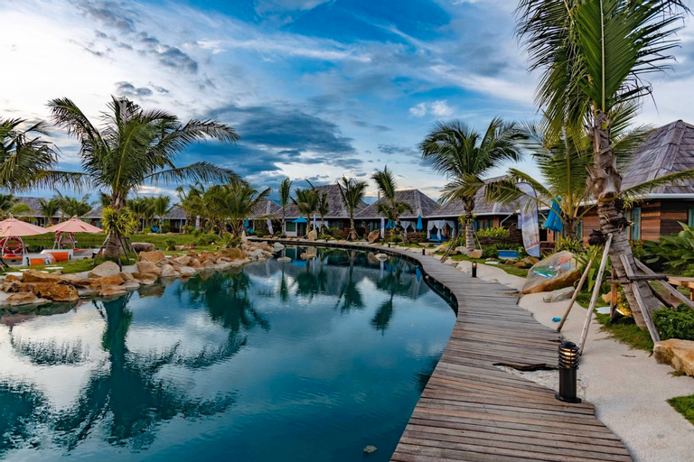 Swimming Pool 23