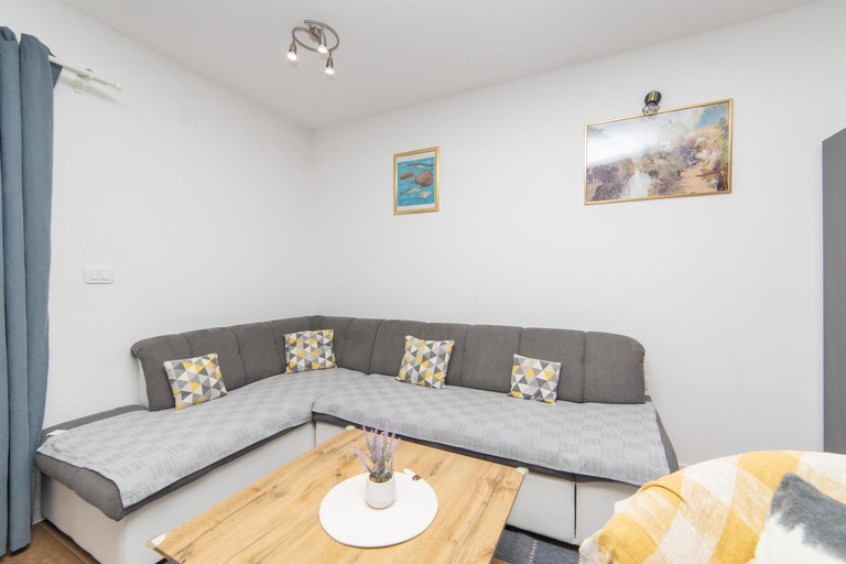 4, Apartments Ferdo, Podgora