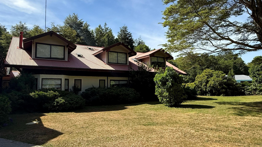 Exterior & Views 2, hotel salto del carileufu, Cautín