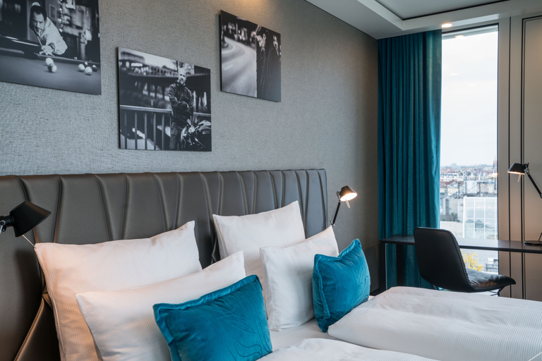 Bedroom 2, Motel One Berlin-Upper West, Berlin