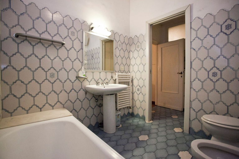 Bathroom 3, Via Giulia Wonderful Apartment , Rome