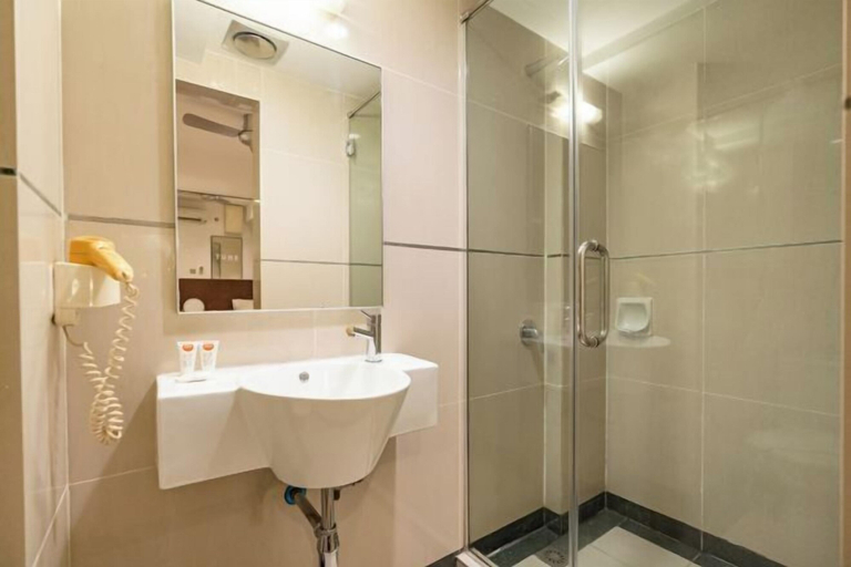 Bathroom 20