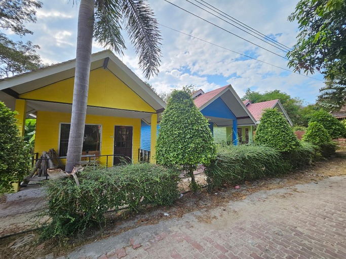 Exterior 7