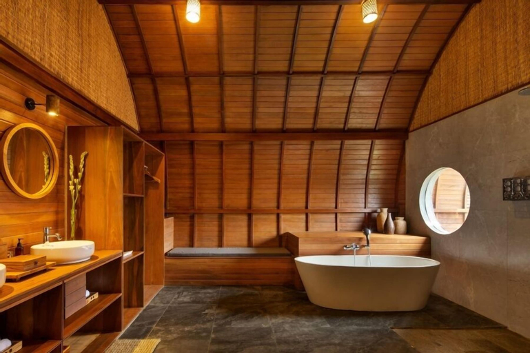 Bathroom 7