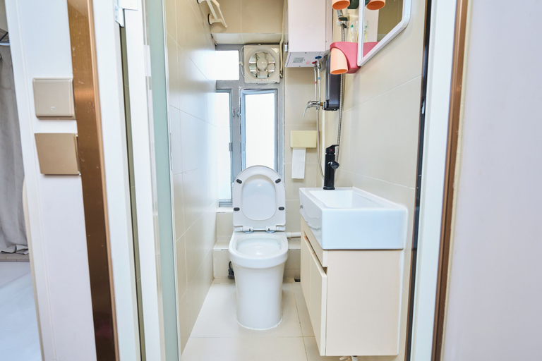 Bathroom 3, Serene Smart Stay, Kowloon