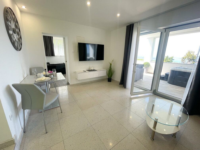 Others 5, Villa Linda 2, Crikvenica
