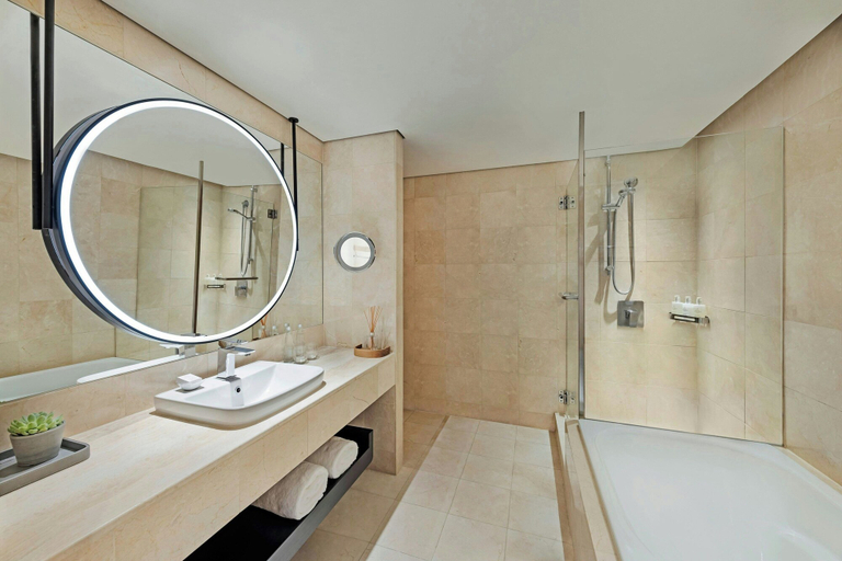 Bathroom 18