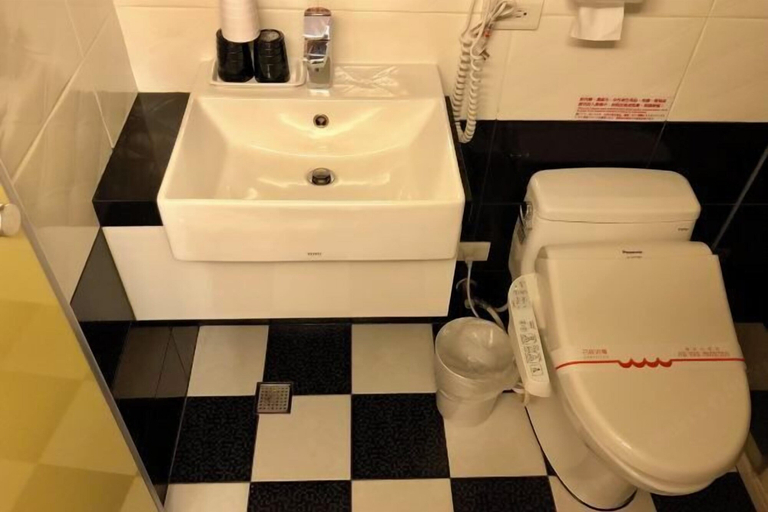 Bathroom 15