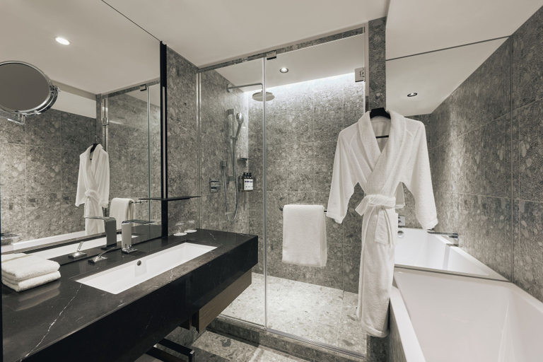 Bathroom 26