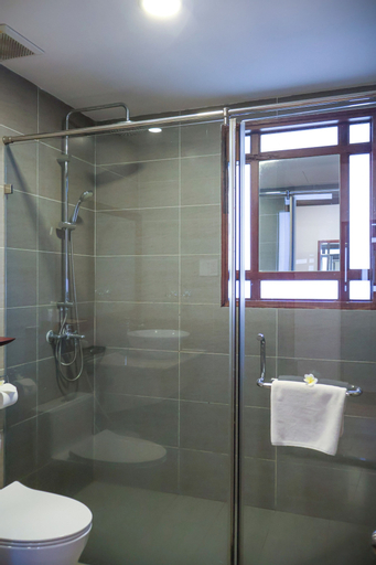 Bathroom 24