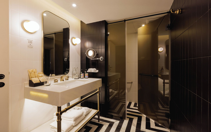 Bathroom 7