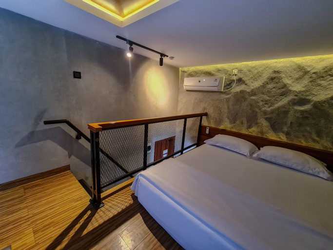 Bedroom 13