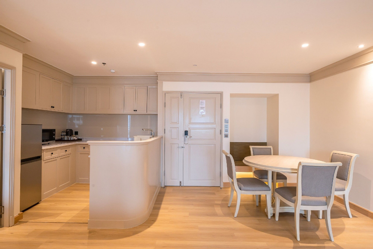 Dining Room 6