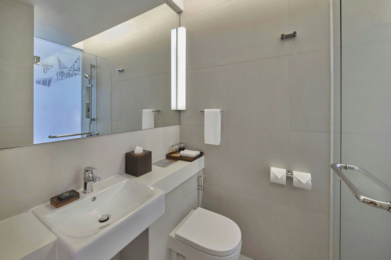 Bathroom 16