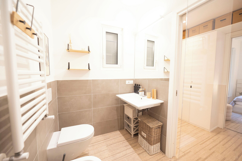 Bathroom 4, Charming Design Apartment In Vibrant Pigneto, Rome