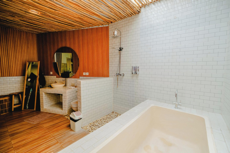 Bathroom 11