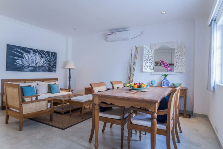 Dining Room 9
