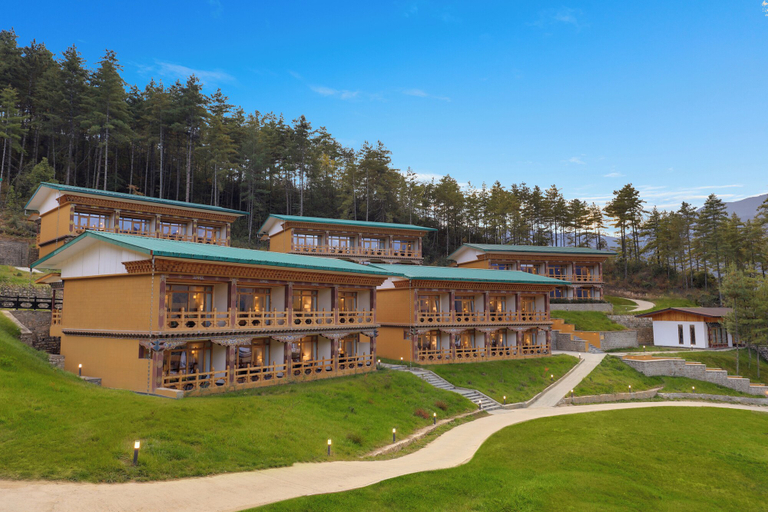 Exterior & Views