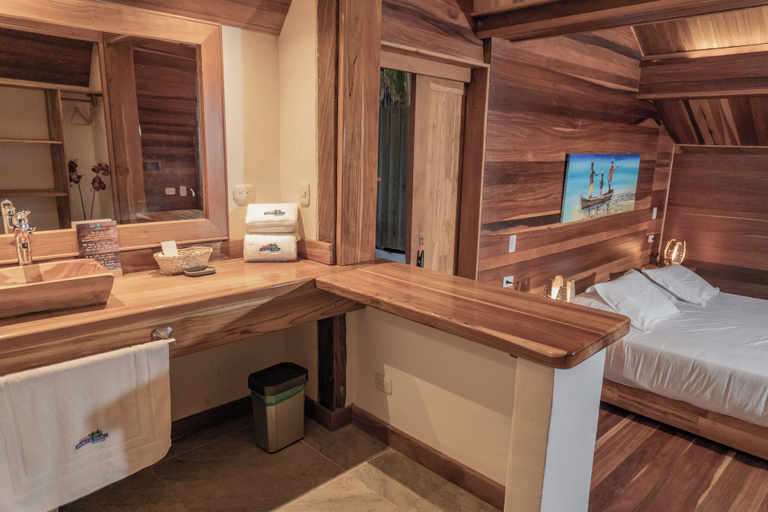 Bathroom 3, Hotel Punta Faro, San Onofre
