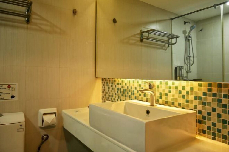Bathroom 21